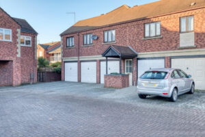 24 Exbury Place, St Peters, Worcester, WR5 3TP