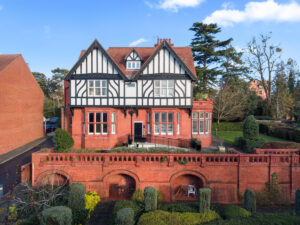 #WelcomeHome to 8 Malvern House, Battenhall Road, Worcester WR5 2BB