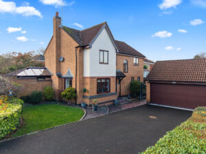 #WelcomeHome to: Knotts Avenue, Worcester, Warndon Villages, WR4