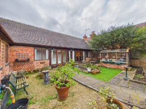 #WelcomeHome to The Stables, Drury Court, Drury Lane, Martin Hussingtree, Worcester, WR3 8TD